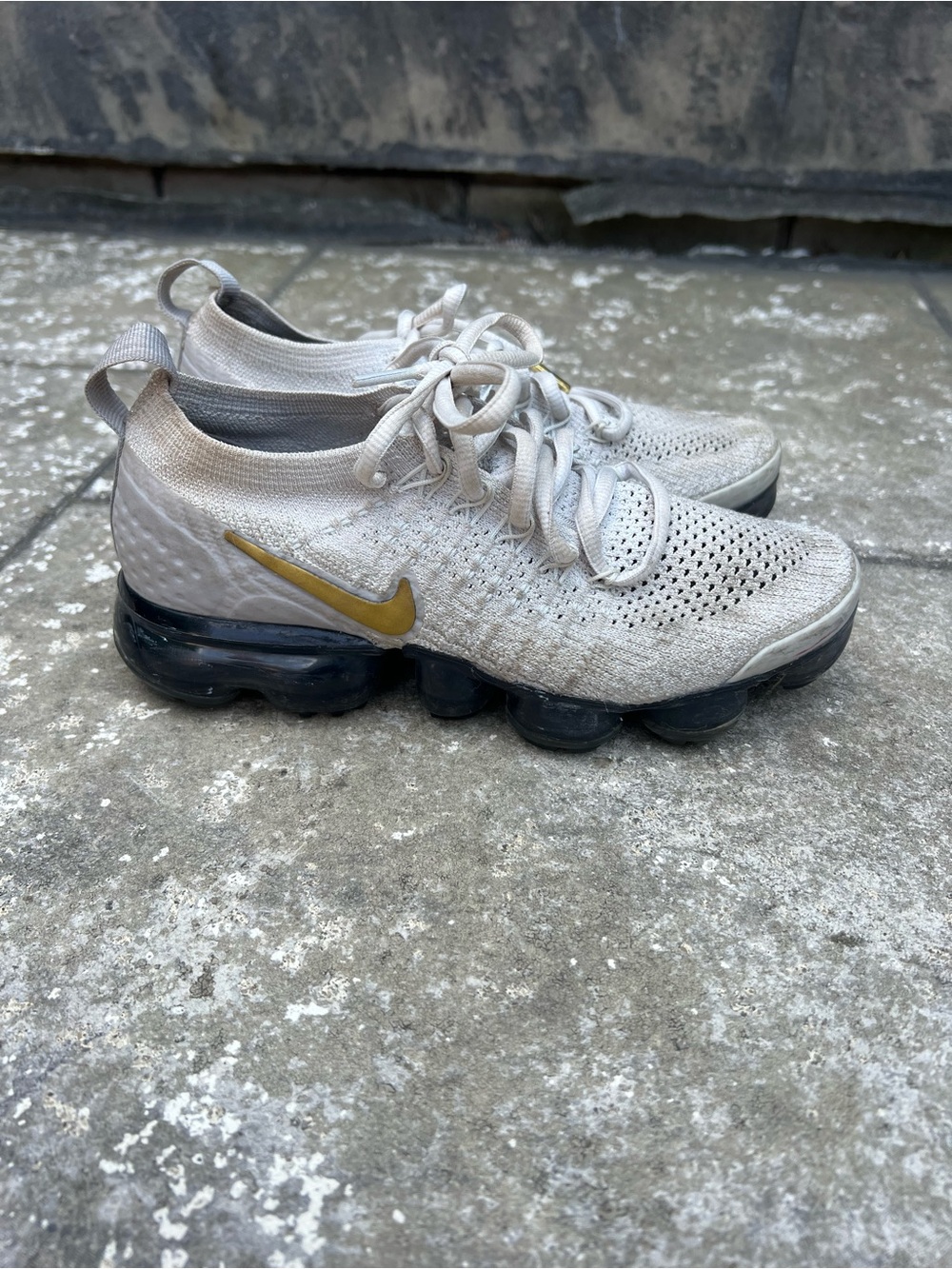 Nike Women’s Air VaporMax Flyknit Low Top Sneakers - grey/Gold